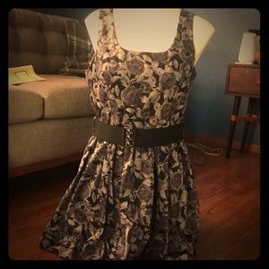 Forever 21 belted Rose print dress size L
